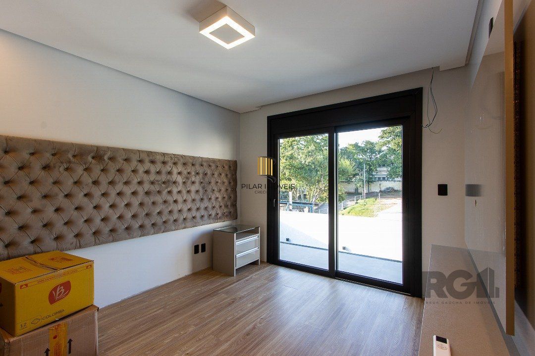 Casa 3 dormitórios no bairro Medianeira