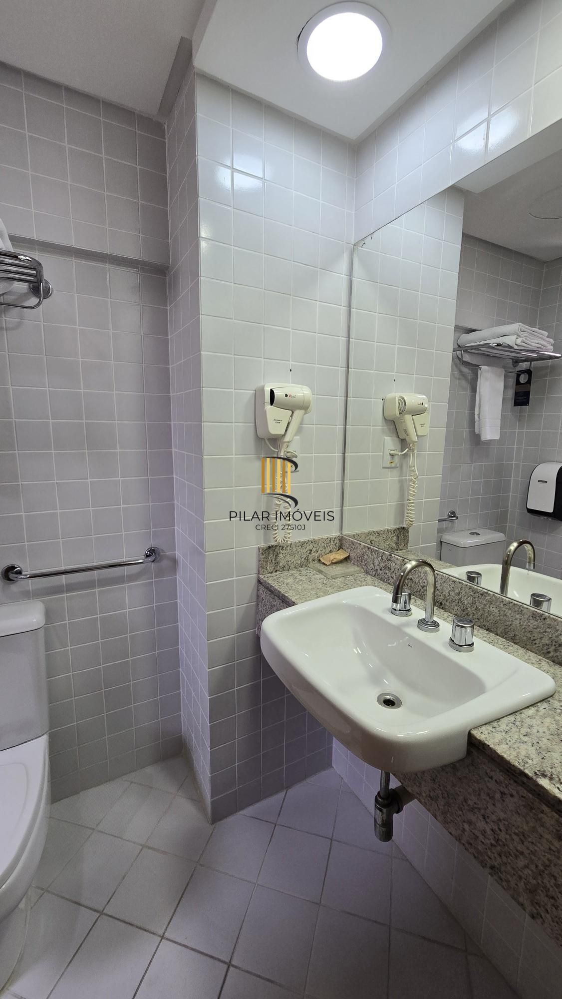 Flat em frente ao Parcão, na Comendador Caminha.