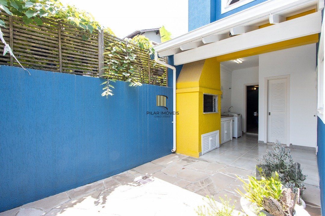 Casa de Condomínio 3 dormitórios no bairro Hípica