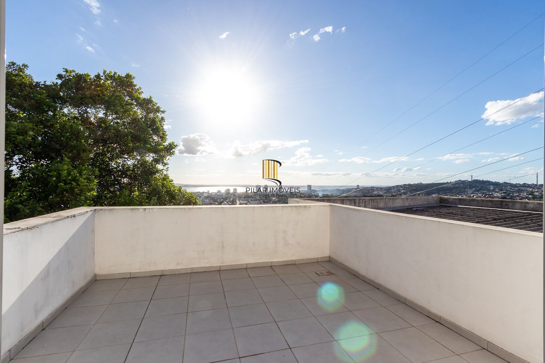 Casa para Venda - 470m², 3 dormitórios, sendo 1 suites, 6 vagas - Nonoai
