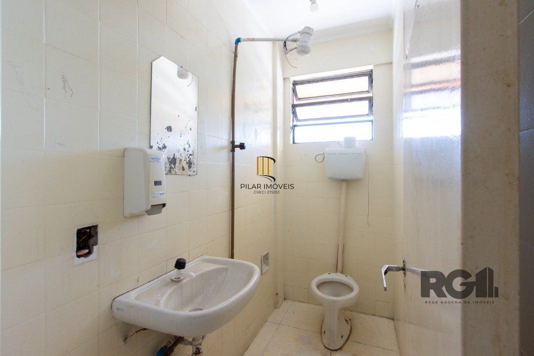 Loja para venda no bairro São João, com 160,50 m², 02 banheiros
