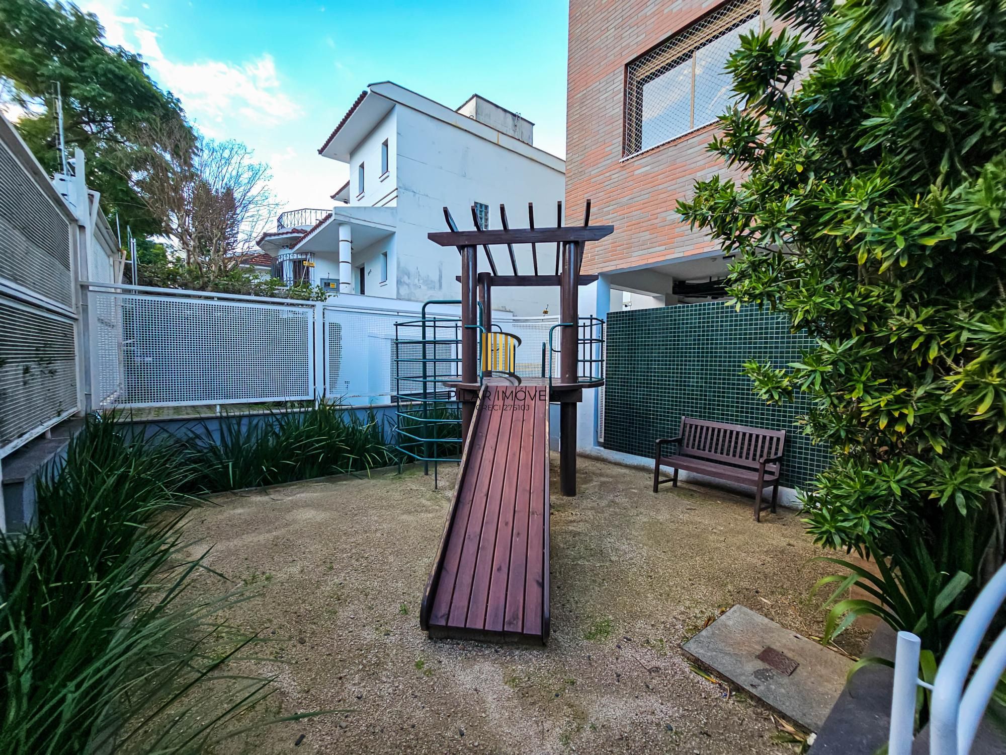 Apartamento Impecável no Petrópolis - 2 D (1 Suíte)