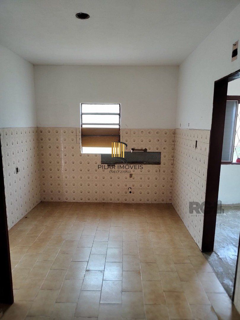 Casa para Venda - 247.37m², 4 dormitórios, 4 vagas - Partenon