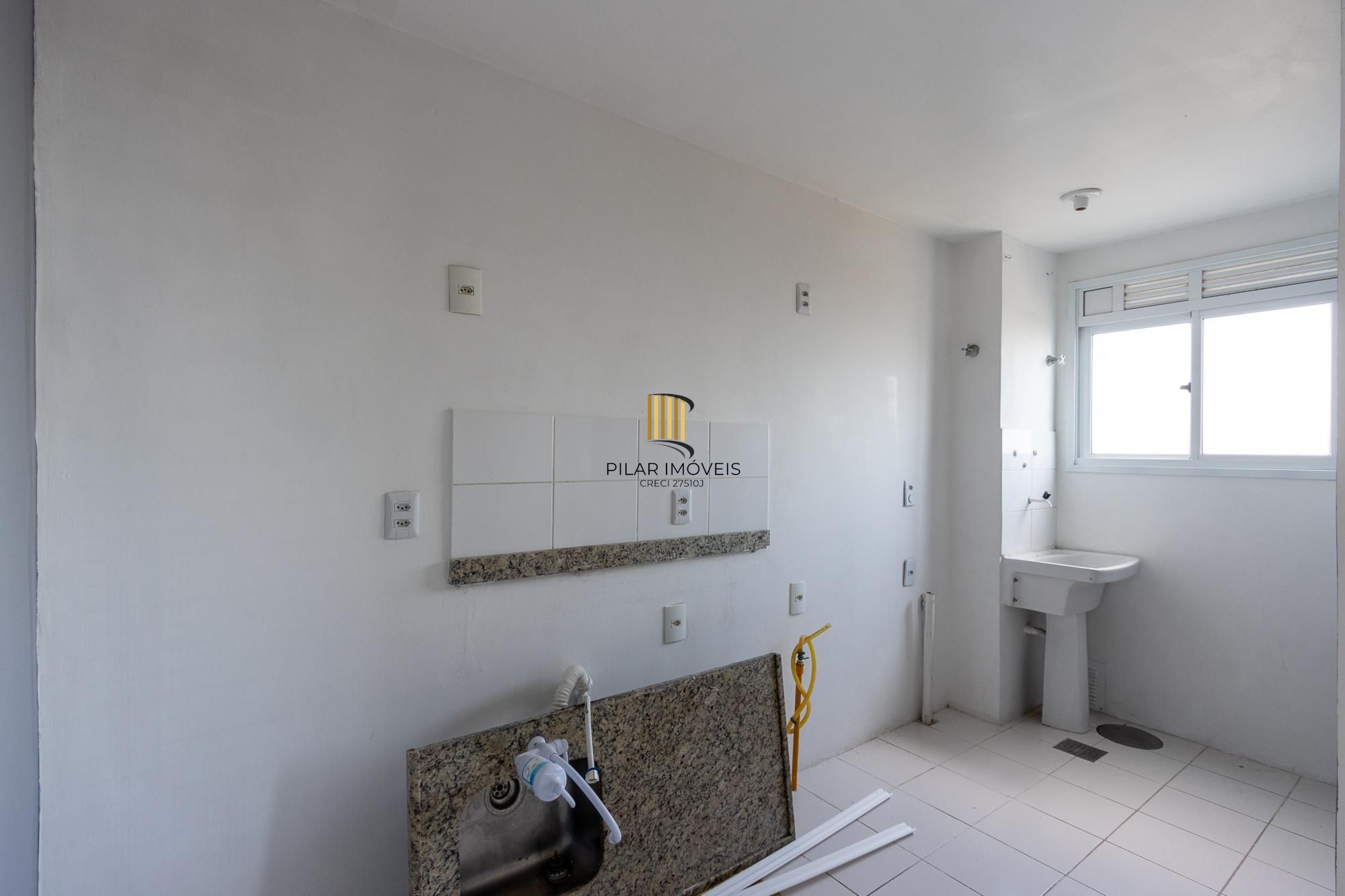 Apartamento 2 quartos, 1 vaga escritura, elevador - Bairro Cristal