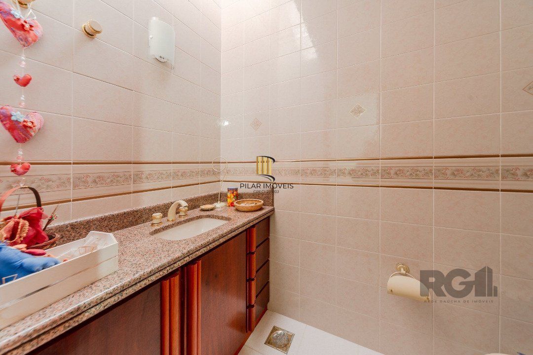 Casa para Venda - 646m², 4 dormitórios, sendo 2 suites, 4 vagas - Jardim Isabel