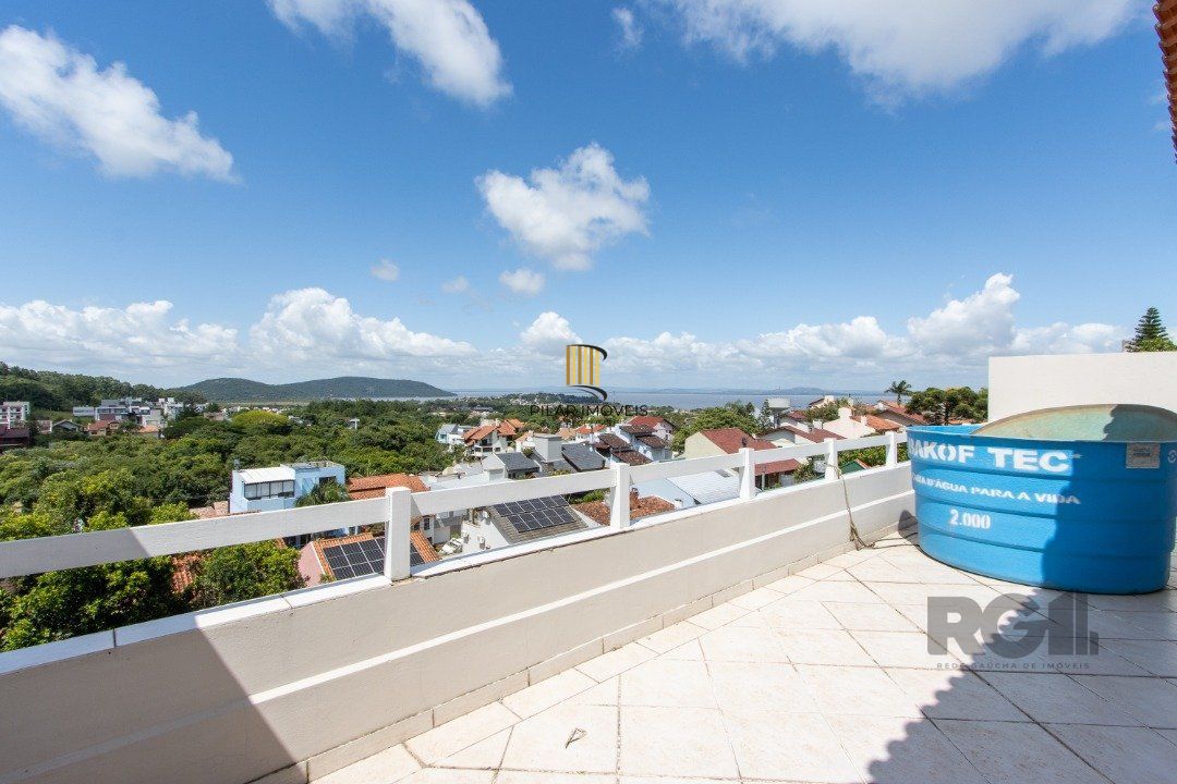Sobrado novo,  4 quartos (1 suite), 440m² privativos - Bairro Guarujá