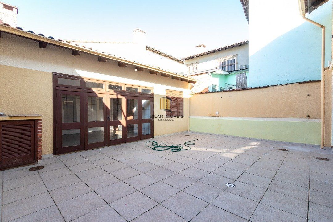 Casa para Venda - 280m², 3 dormitórios, sendo 1 suites, 2 vagas - Espirito Santo