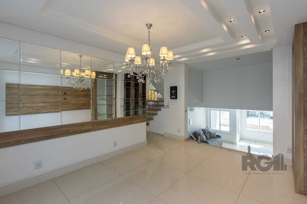 Casa 4 dormitórios no bairro Nonoai