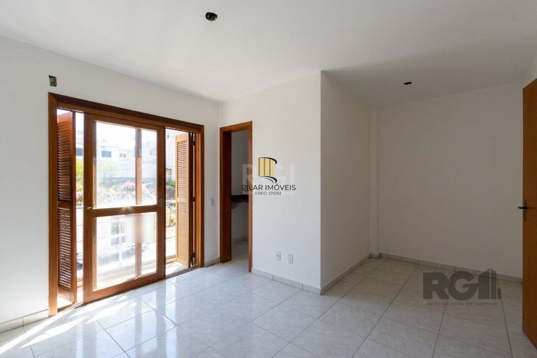 Casa 3 dormitórios no bairro Guarujá