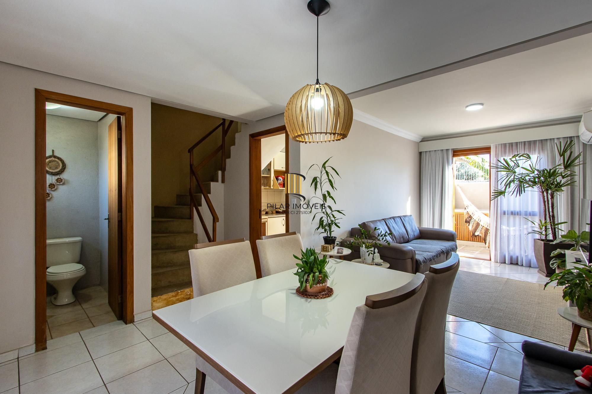 Casa em condomínio fechado, 104m² privativos, 2 quartos, 1 vaga, bairro Camaquã - Pilar Imóveis