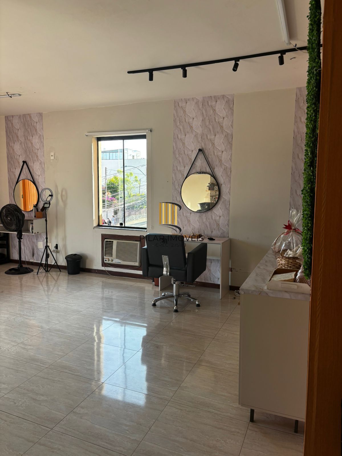 Sala comercial no bairro Cavalhada.