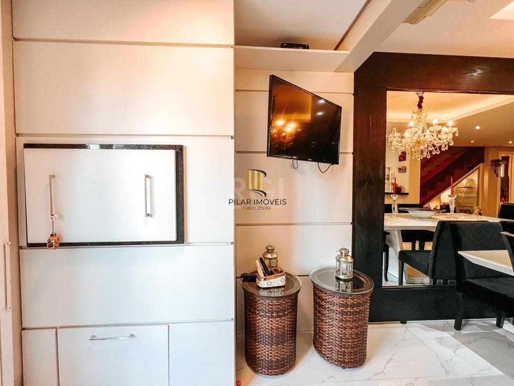 Excelente casa a venda no bairro Tristeza, para o lado do Rio!