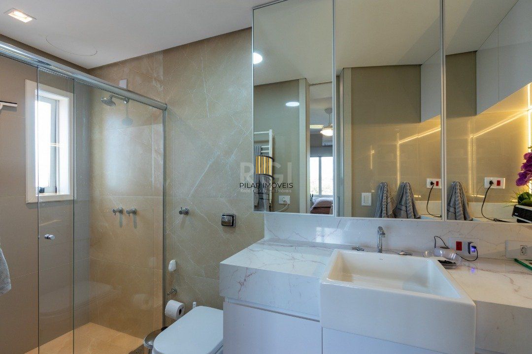Cobertura para Venda - 234.17m², 3 dormitórios, sendo 1 suites, 2 vagas - Cristal