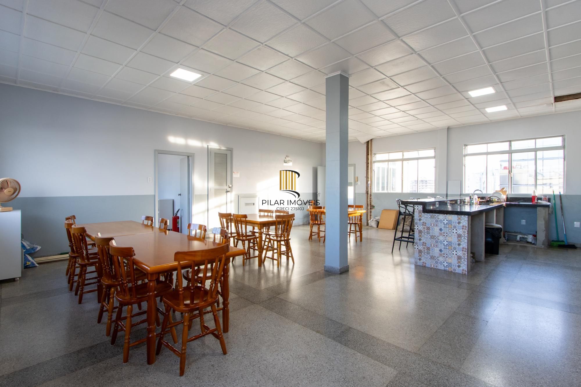 Apartamento para Venda - 238m², 3 dormitórios, sendo 1 suites, 1 vaga - Floresta