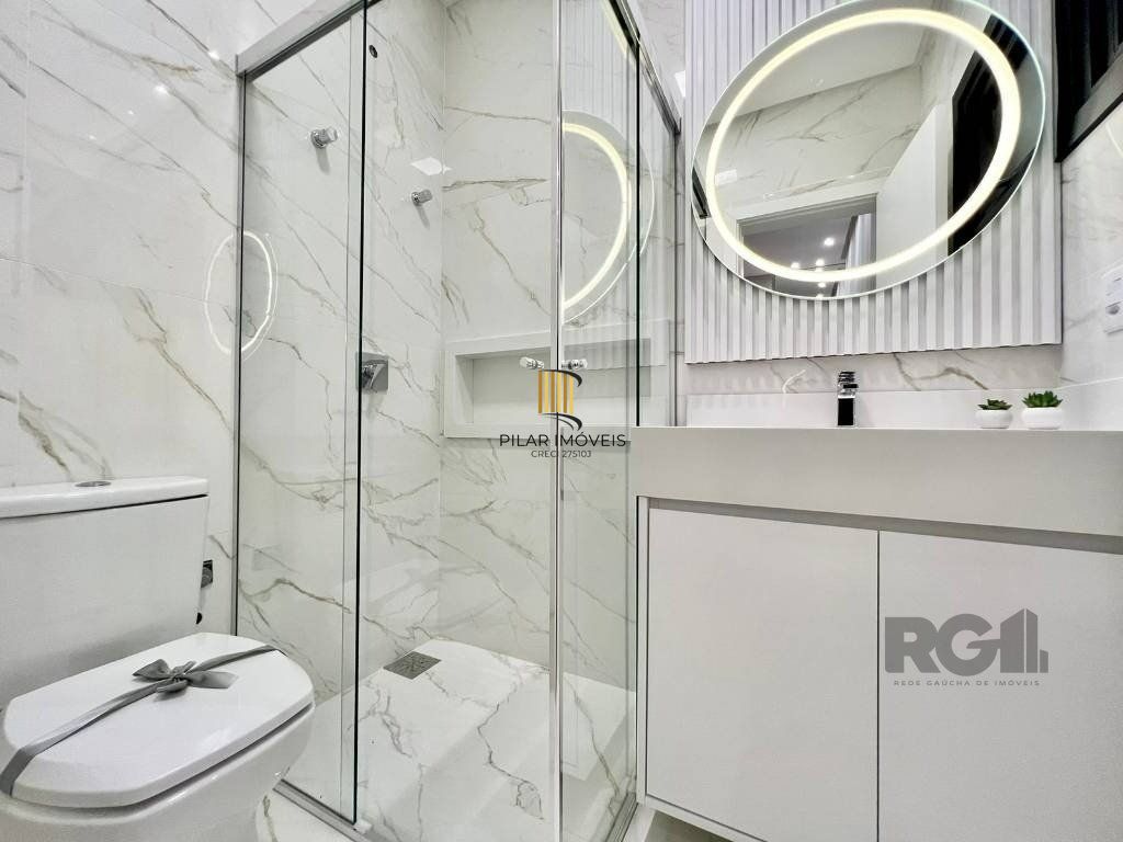 Casa térrea no Condomínio Velas da Marina com 4 suítes, piscina e 243m² privativos