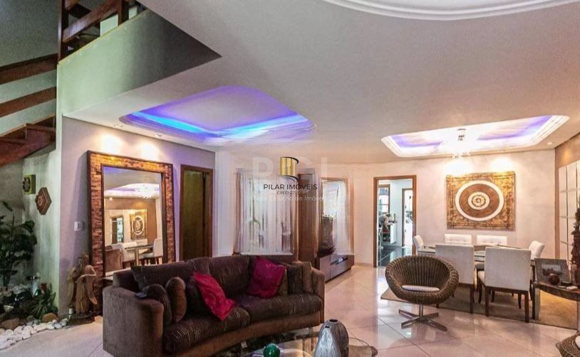 Casa para Venda - 336m², 4 dormitórios, sendo 1 suites, 2 vagas - Camaquã