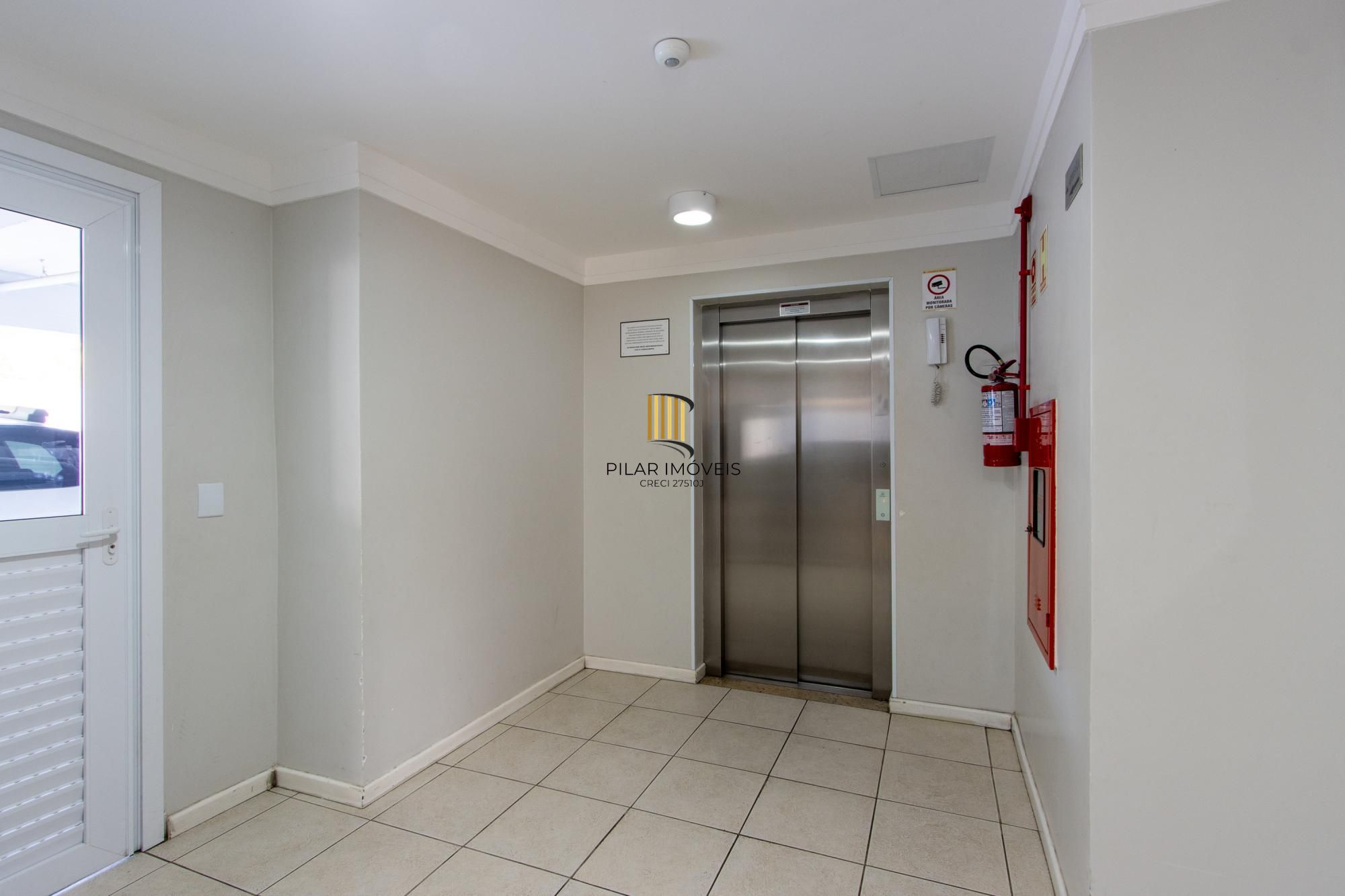 Apartamento no Bairro Cristal de 3 dormitórios,1 Suíte, Semi mobiliado com 1 vaga escriturada