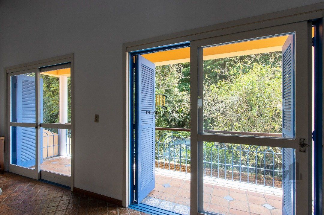 Casa 4 dormitórios no bairro Jardim Isabel