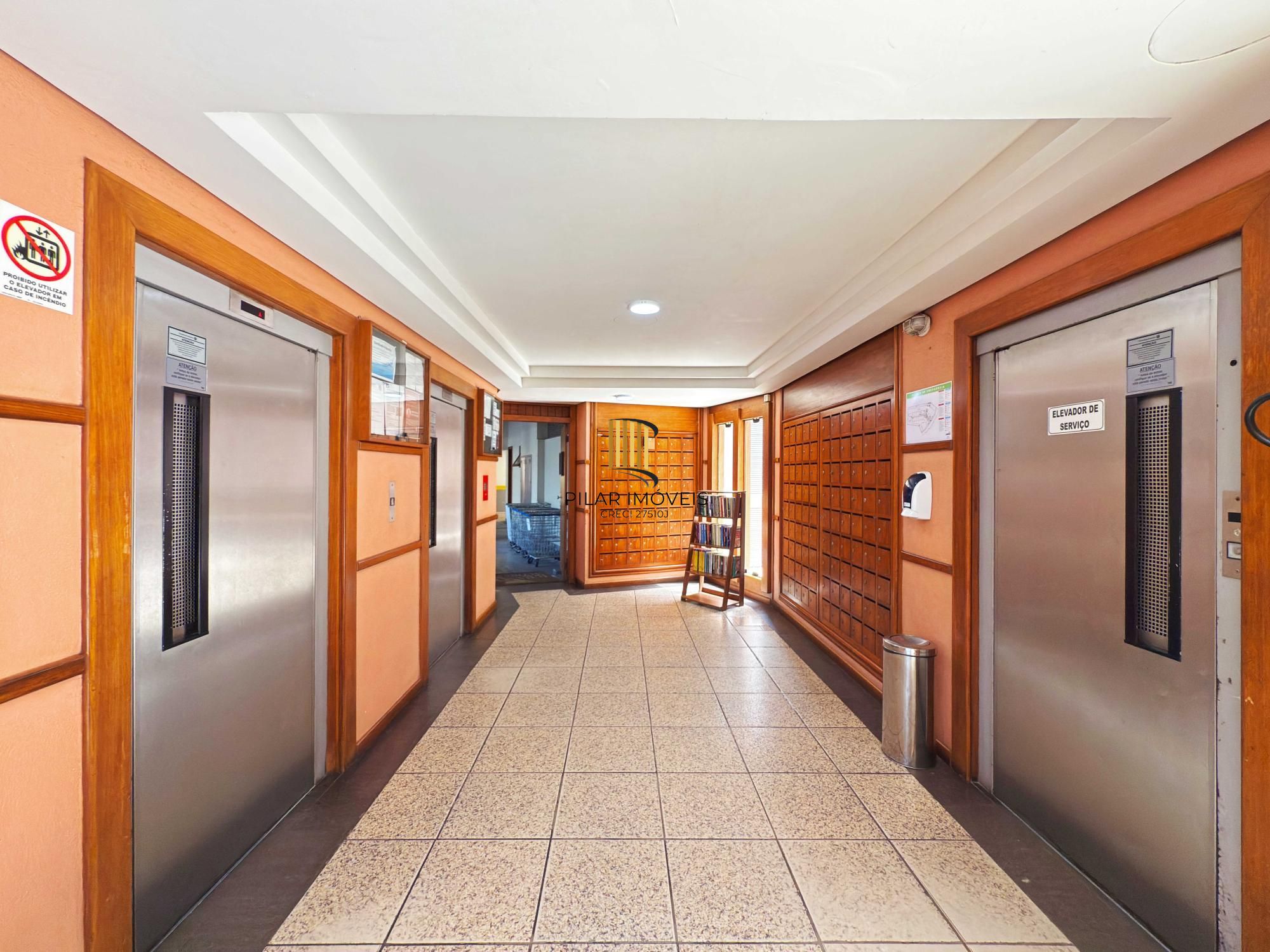 Apartamento de 2 dormitórios e 1 vaga de garagem no Centro Histórico.