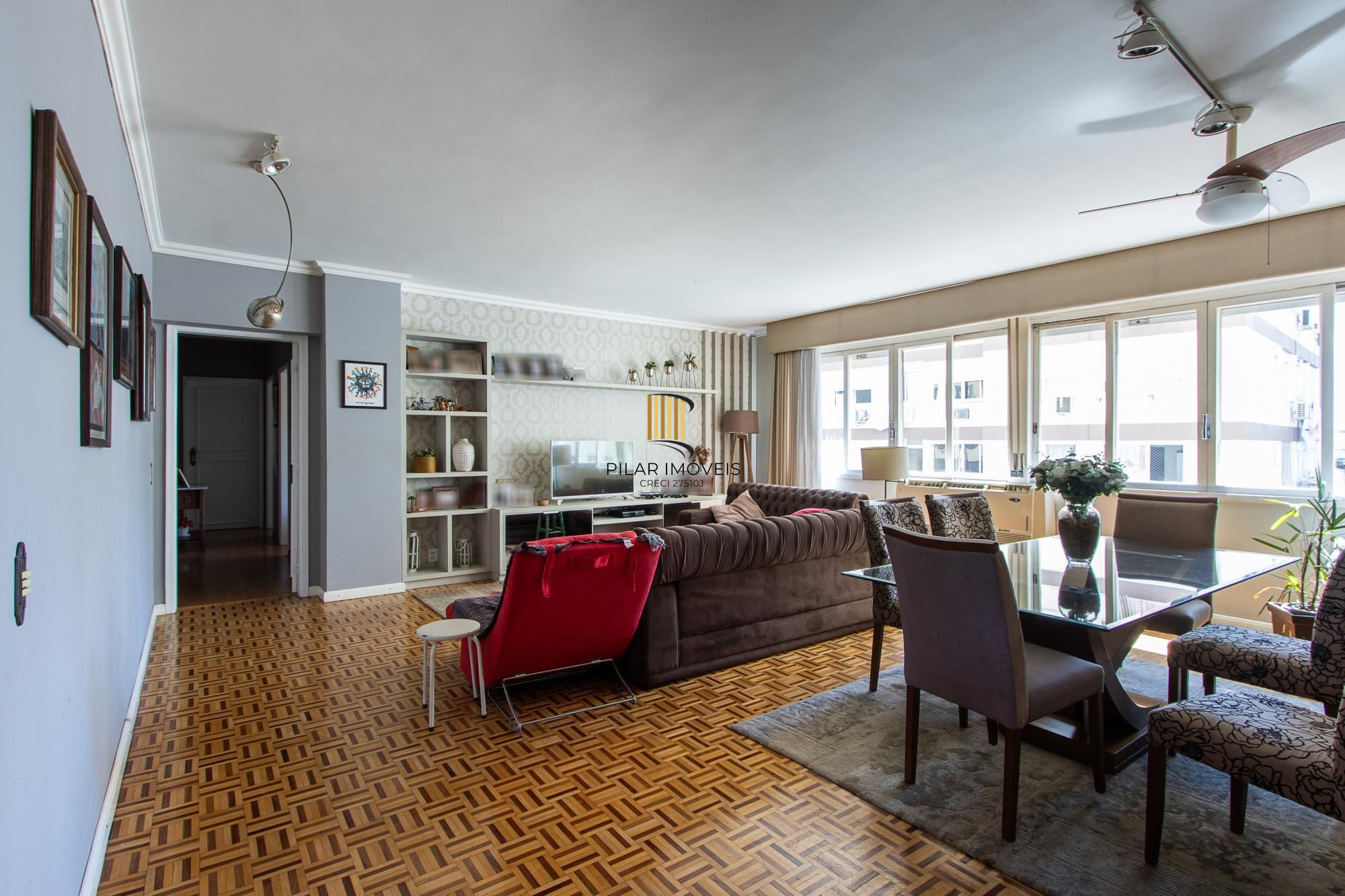 Apartamento 3 dormitorios com 168,65m2 privativos e uma vaga..