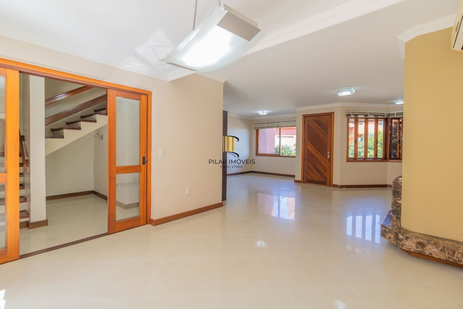 Casa Condominio para Venda - 286.89m², 4 dormitórios, sendo 2 suites, 2 vagas - Cristal