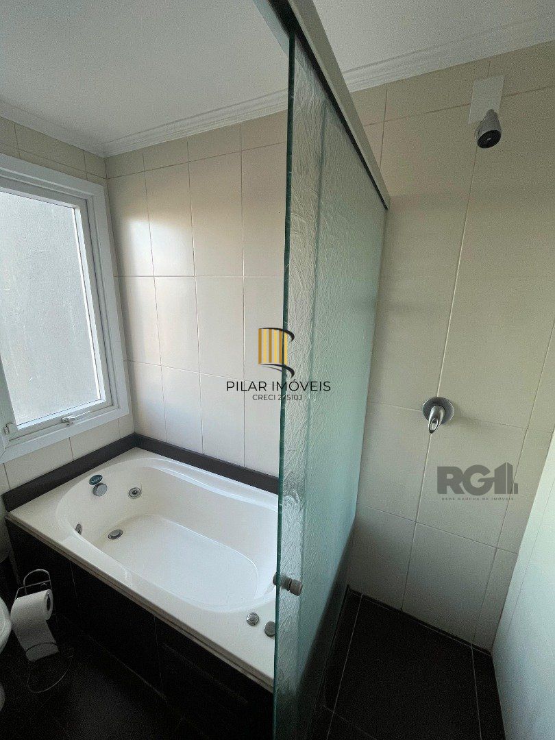 Sobrado com vista para o Rio,  3 quartos, suite, pátio - Guarujá