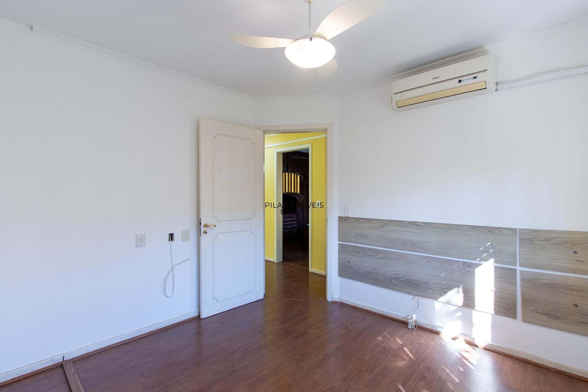 Casa condomínio, no bairro Tristeza, 175,17m² área privativa,03 dormitórios 01 suíte e 02 vagas!