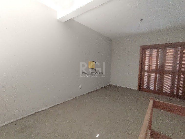 Casa 2 dormitórios no bairro Guarujá