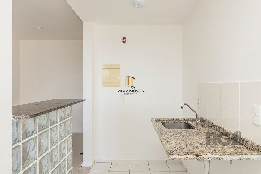 Apartamento  com 2 quartos e 1 banheiro no total