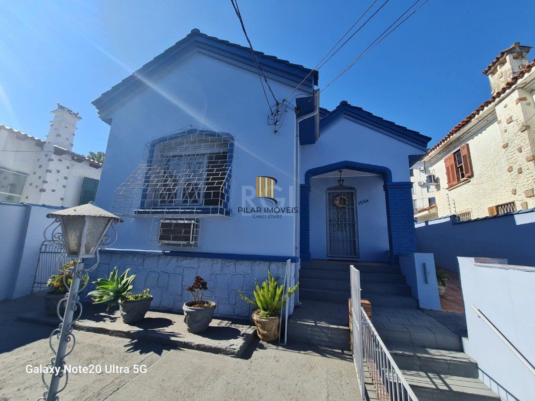 Casa 3 dormitórios no bairro Nonoai - Pilar Imóveis