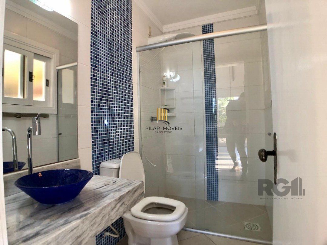 EM ATLÂNTIDA, CASA COM 1140m², 320 m² DE ÁREA PRIVADA, 3 DORMS (1 SUÍTE)