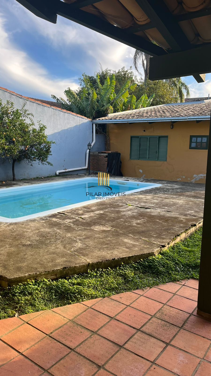 Casa para Venda - 244m², 3 dormitórios, sendo 1 suites, 2 vagas - Guarujá