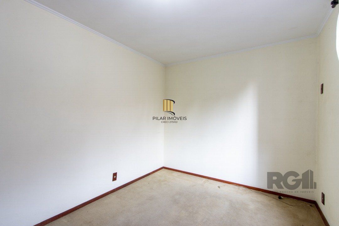 Casa para Venda - 72.6m², 4 dormitórios, sendo 1 suites, 6 vagas - Camaquã