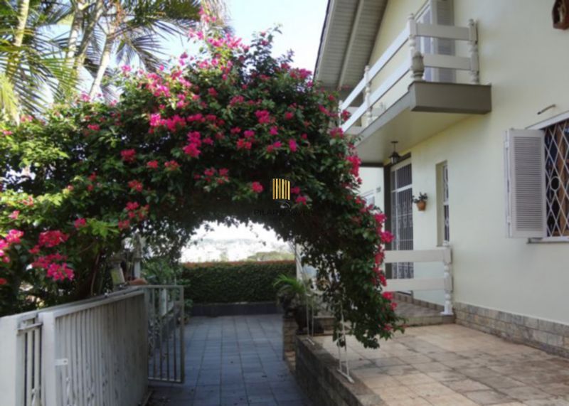 Casa para Venda - 269m², 3 dormitórios, Cristal