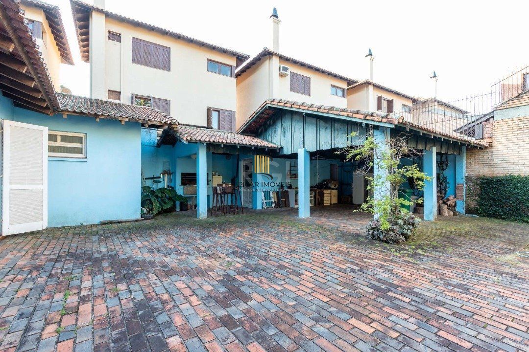 Casa para Venda - 292.21m², 4 dormitórios, sendo 2 suites, 3 vagas - Tristeza