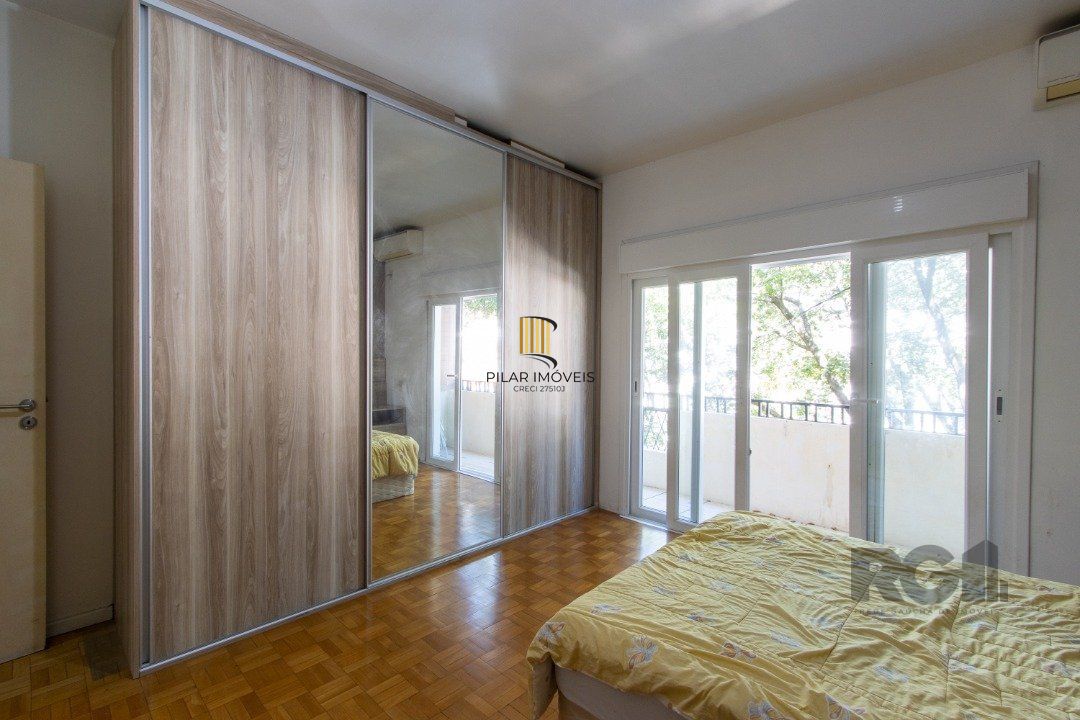 Apartamento de  186,66m2, 4 dormitórios, 1 suíte, 3 banheiros, 4 vagas,no bairro Rio Branco.
