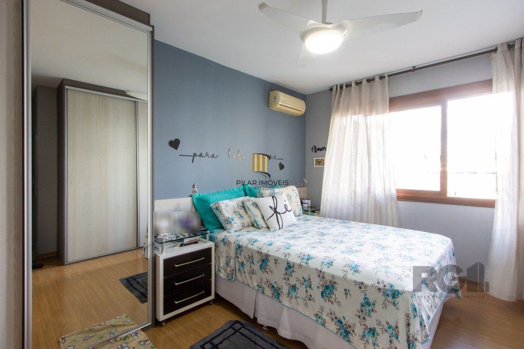 Casa 3 dormitórios no bairro Medianeira