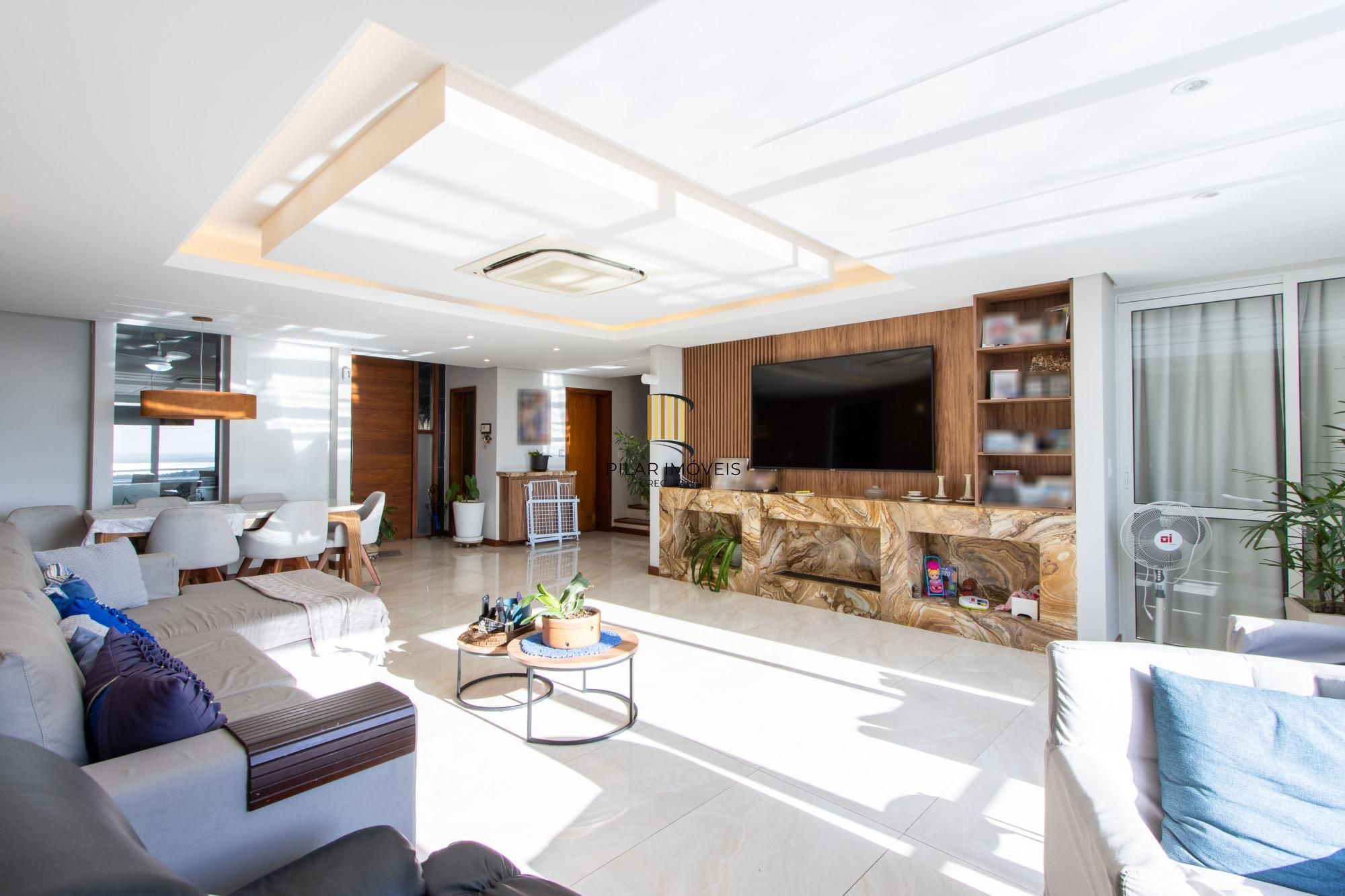 Casa 4 dormitórios com elevador