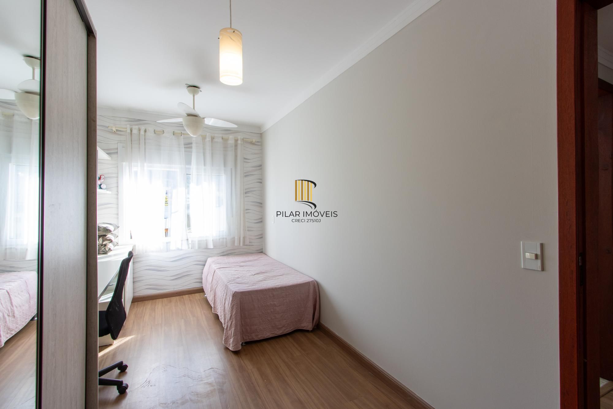 Casa de Condomínio 3 dormitórios no bairro Aberta dos Morros