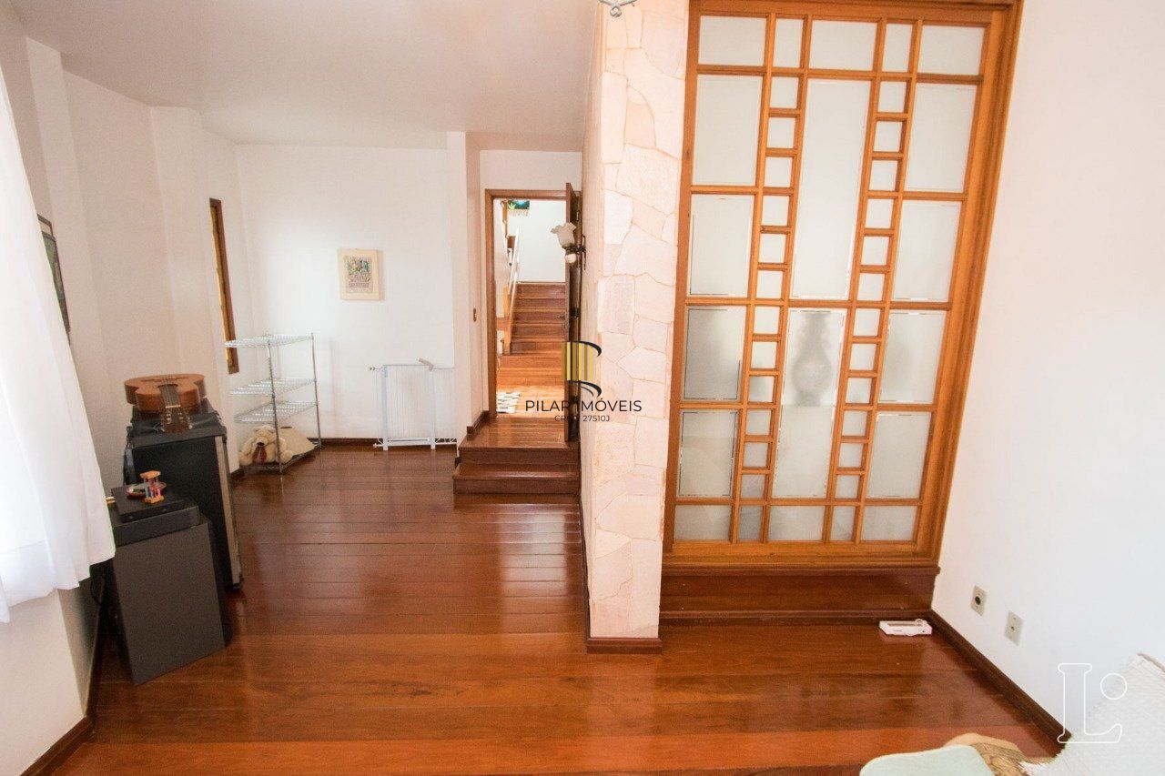 Casa para Venda - 416.89m², 4 dormitórios, sendo 1 suites, 5 vagas - Tristeza