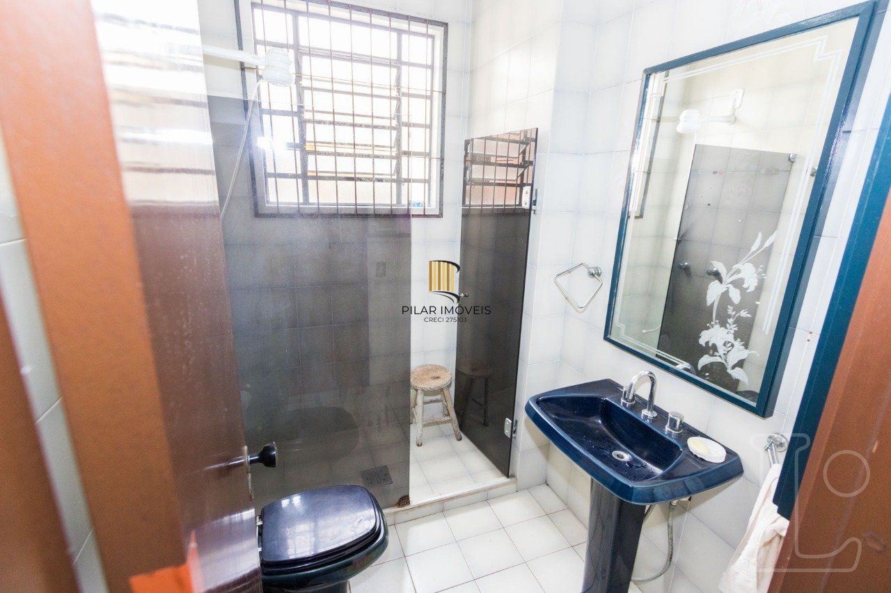 Casa para Venda - 150m², 4 dormitórios, sendo 1 suites, 5 vagas - Teresópolis