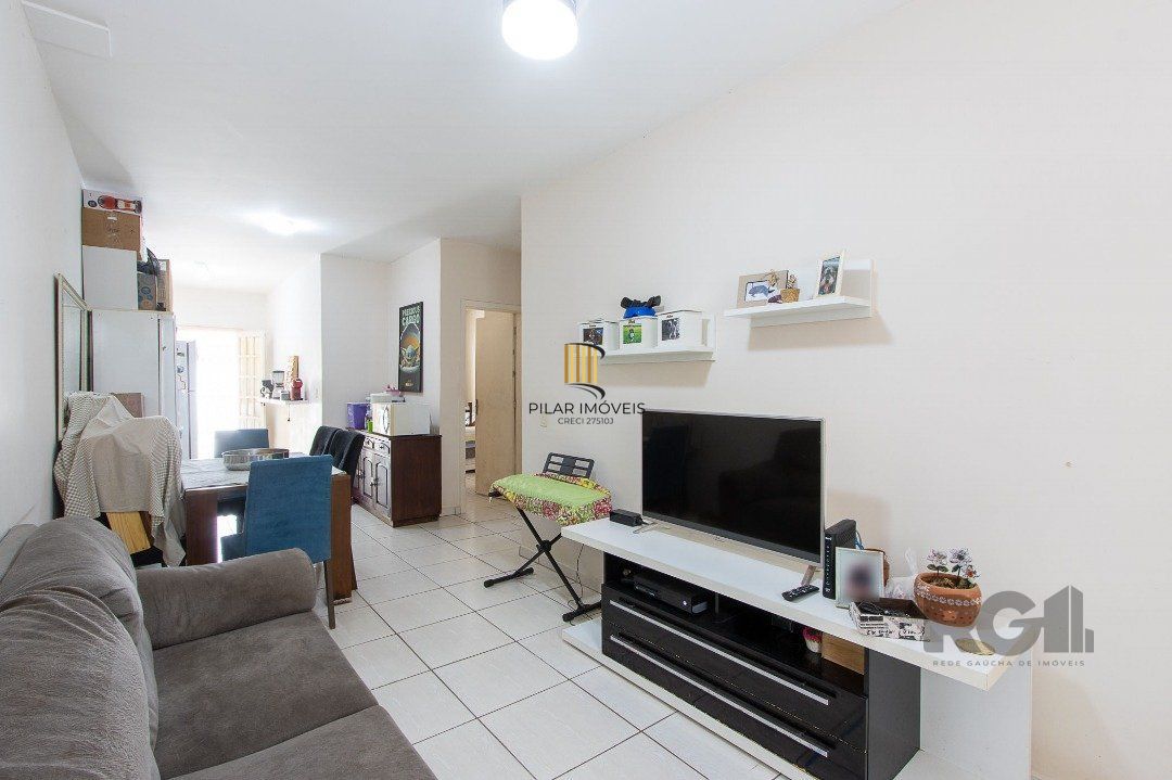 Casa 2 dormitórios no bairro Hípica
