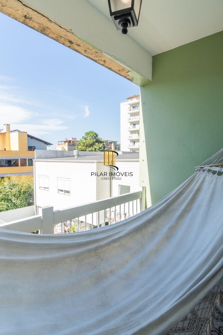 Apartamento com 70,37m², 2 dormitórios, de casal com sacada