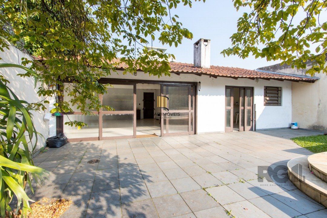 Casa para Venda - 72.6m², 4 dormitórios, sendo 1 suites, 6 vagas - Camaquã
