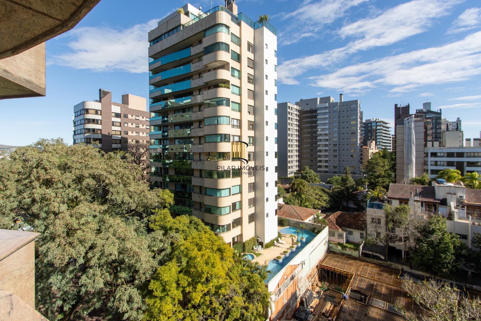 Cobertura 4 dormitórios no bairro Mont Serrat