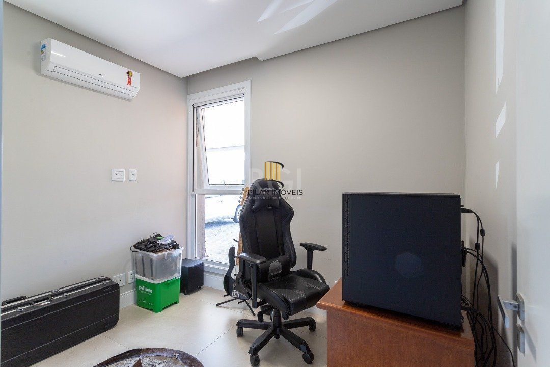 Casa Condominio para Venda - 380m², 3 dormitórios, sendo 3 suites, 6 vagas - Terra Ville