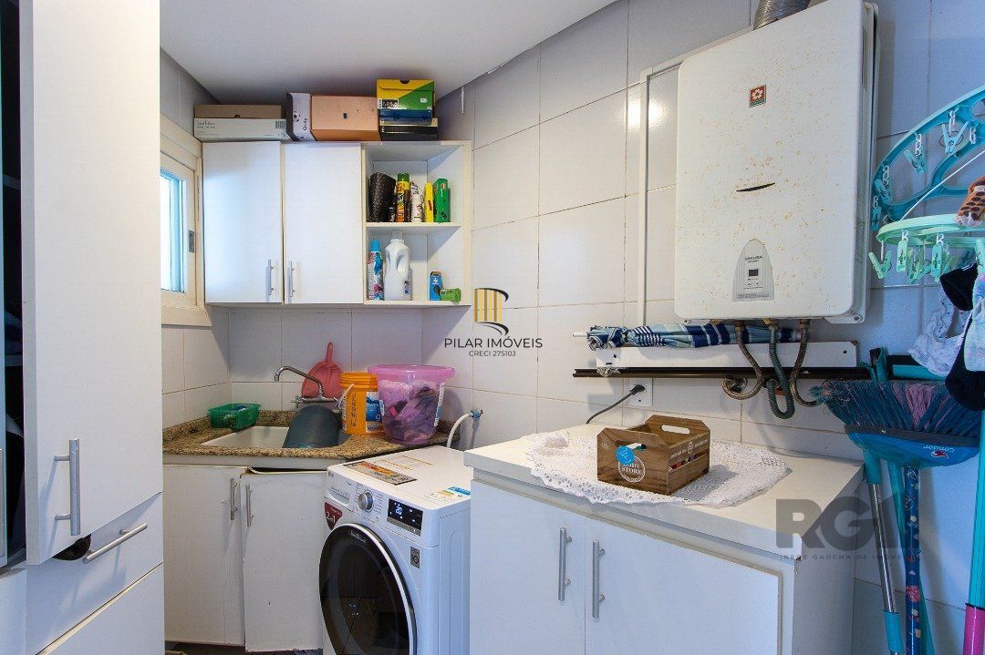 Casa de Condomínio 5 dormitórios no bairro Sarandi