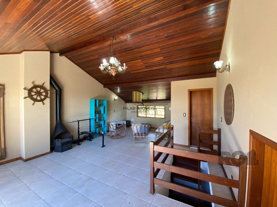 Casa para Venda - 350m², 4 dormitórios, sendo 4 suites, 4 vagas - Tristeza