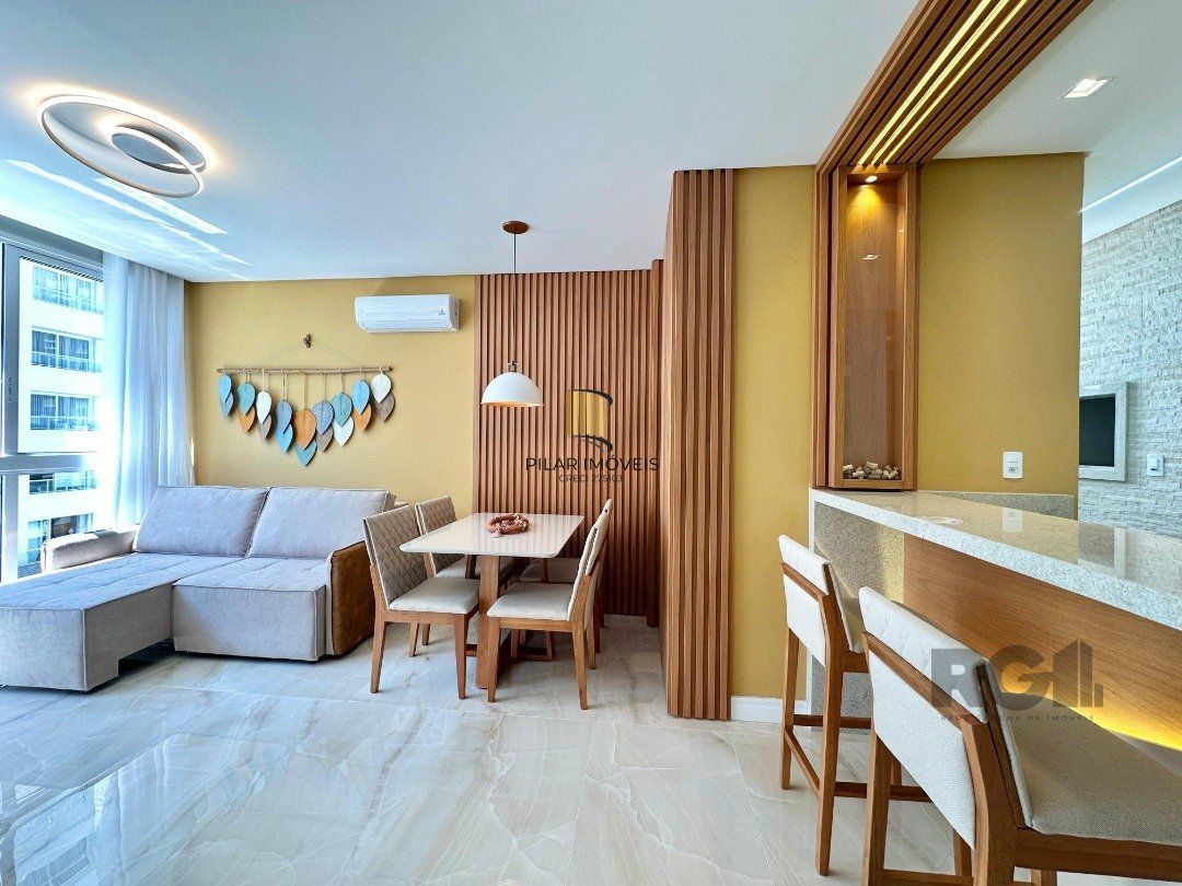 APARTAMENTO À VENDA COM SACADA DE FRENTE