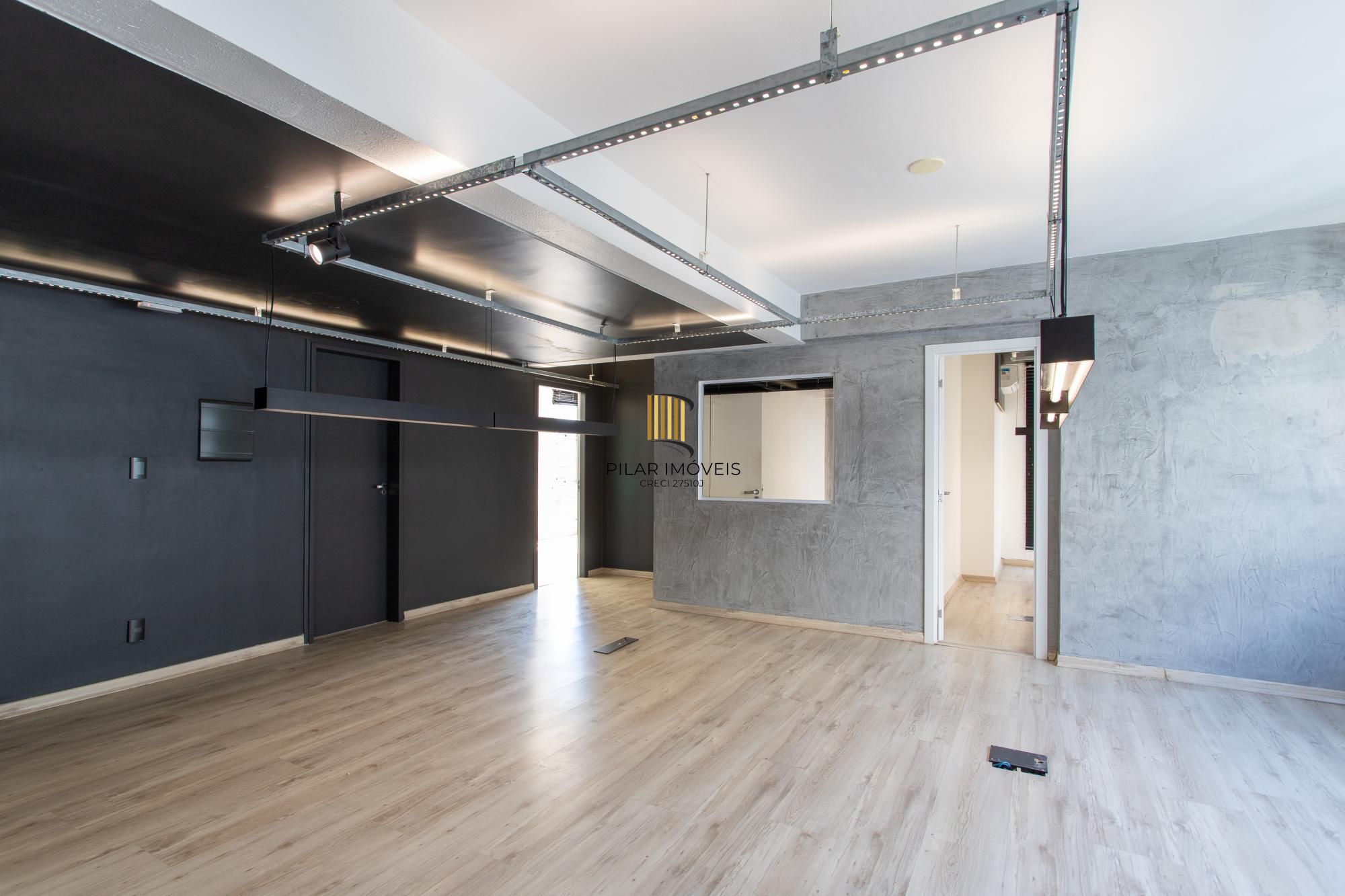 Andar inteiro com 214 m²